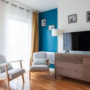 https://magnifique-studio-avec-balcon-vieux-port-panier.fr-provencehotel.com