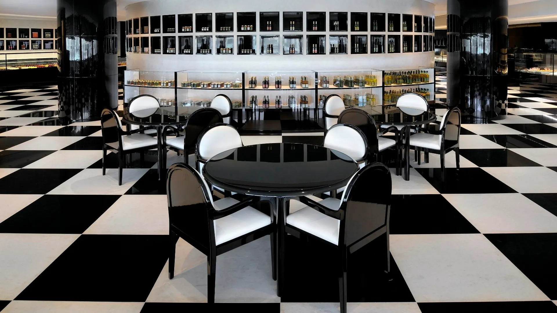 Armani Hotel דובאי 5*,