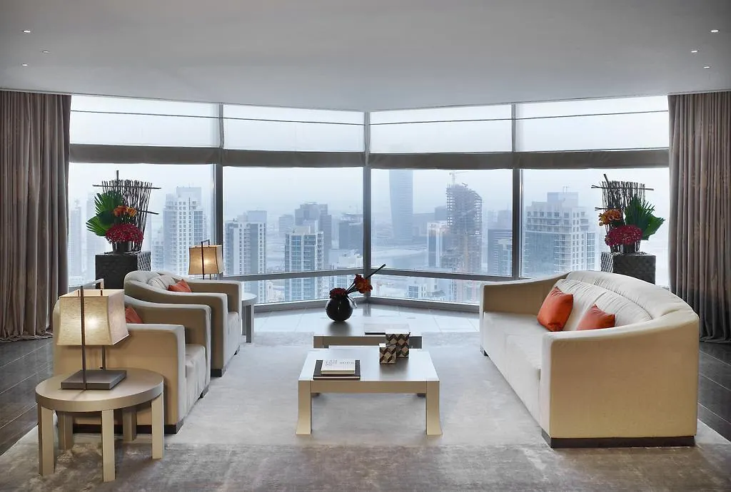 Armani Hotel דובאי