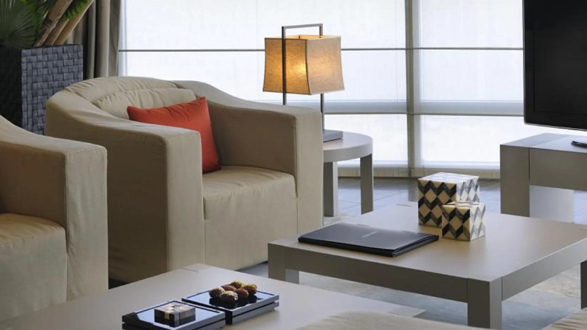 Armani Hotel דובאי