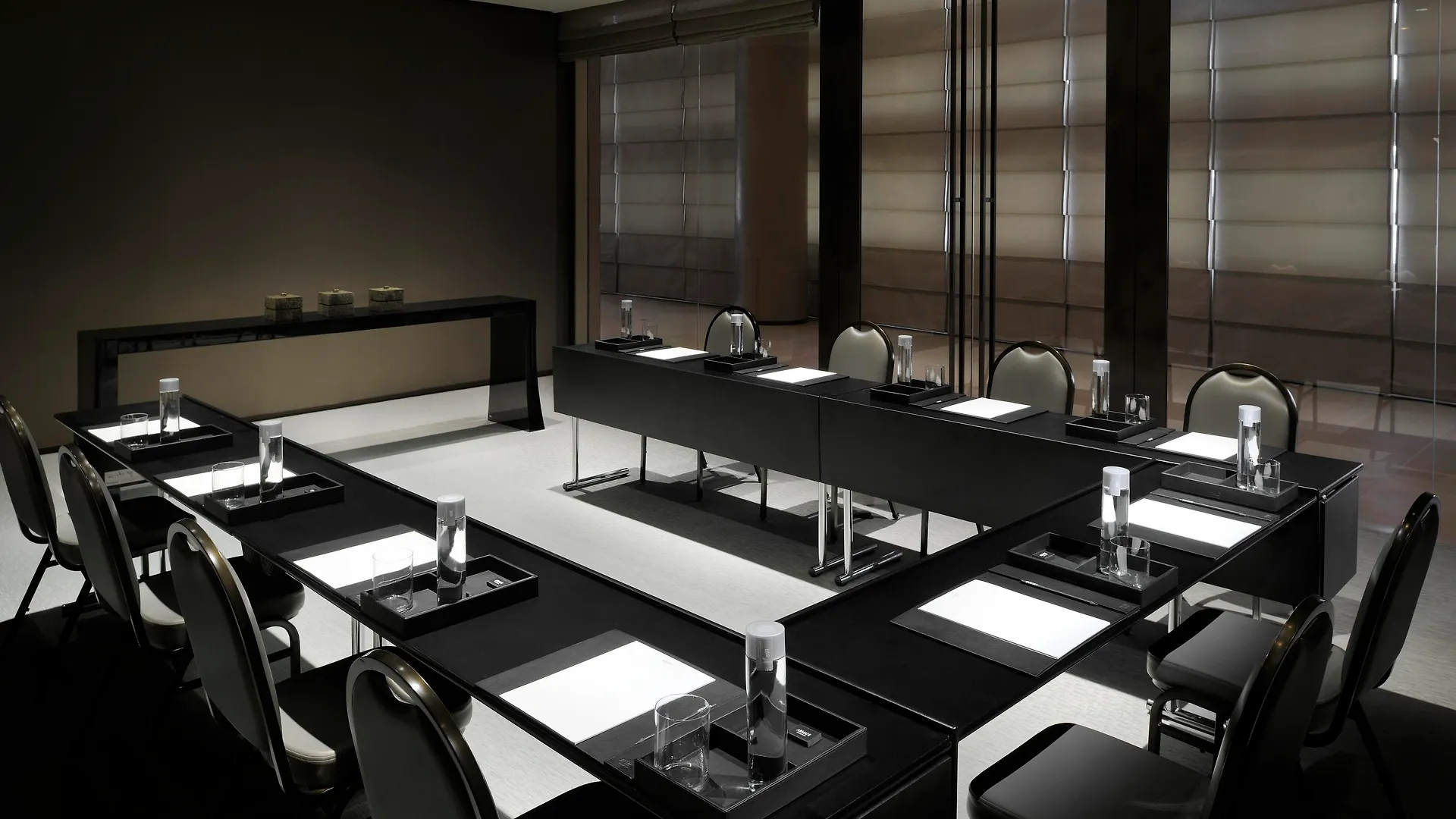 Armani Hotel דובאי