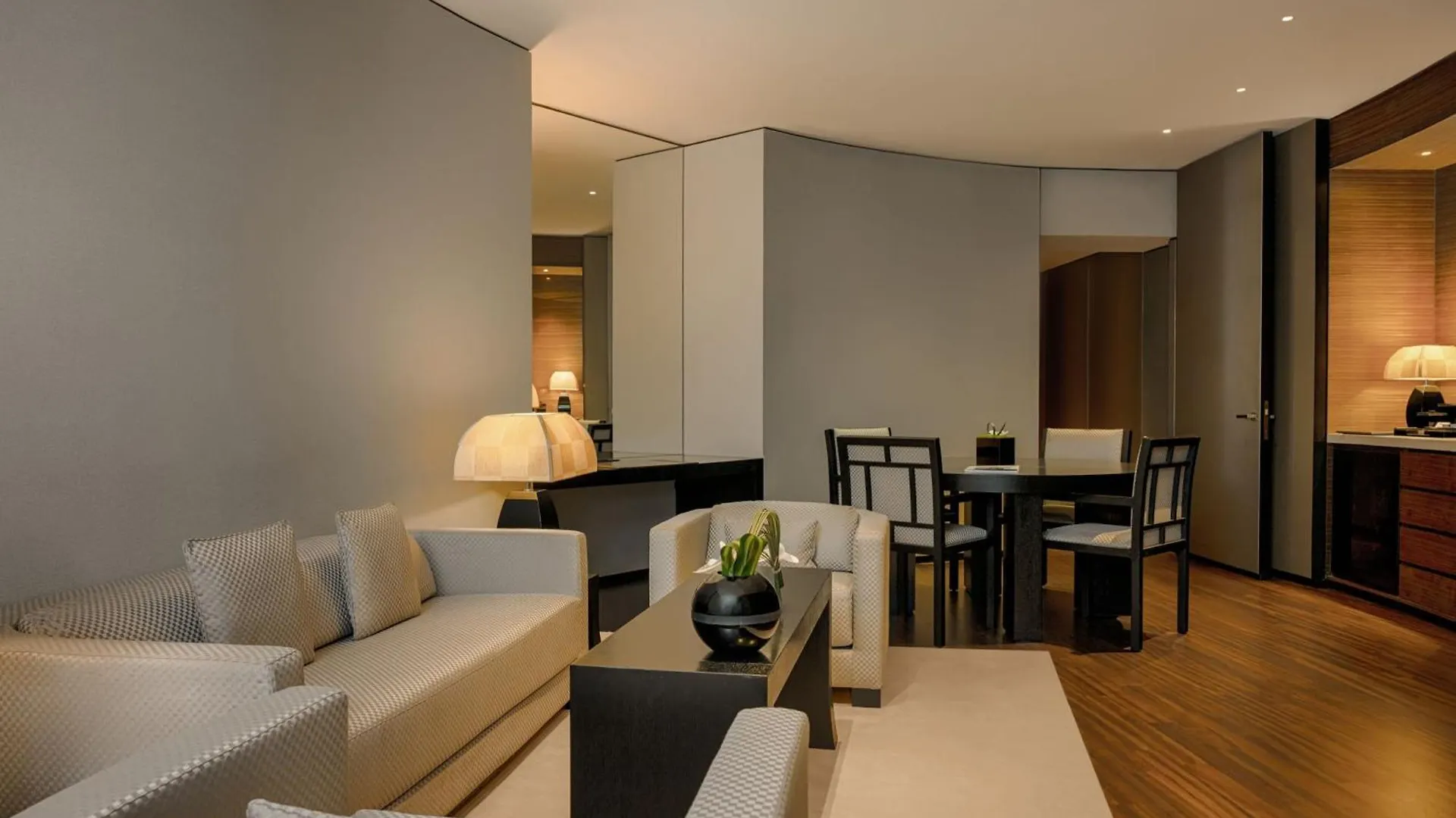 Armani Hotel דובאי 5*,  איחוד האמירויות הערביות