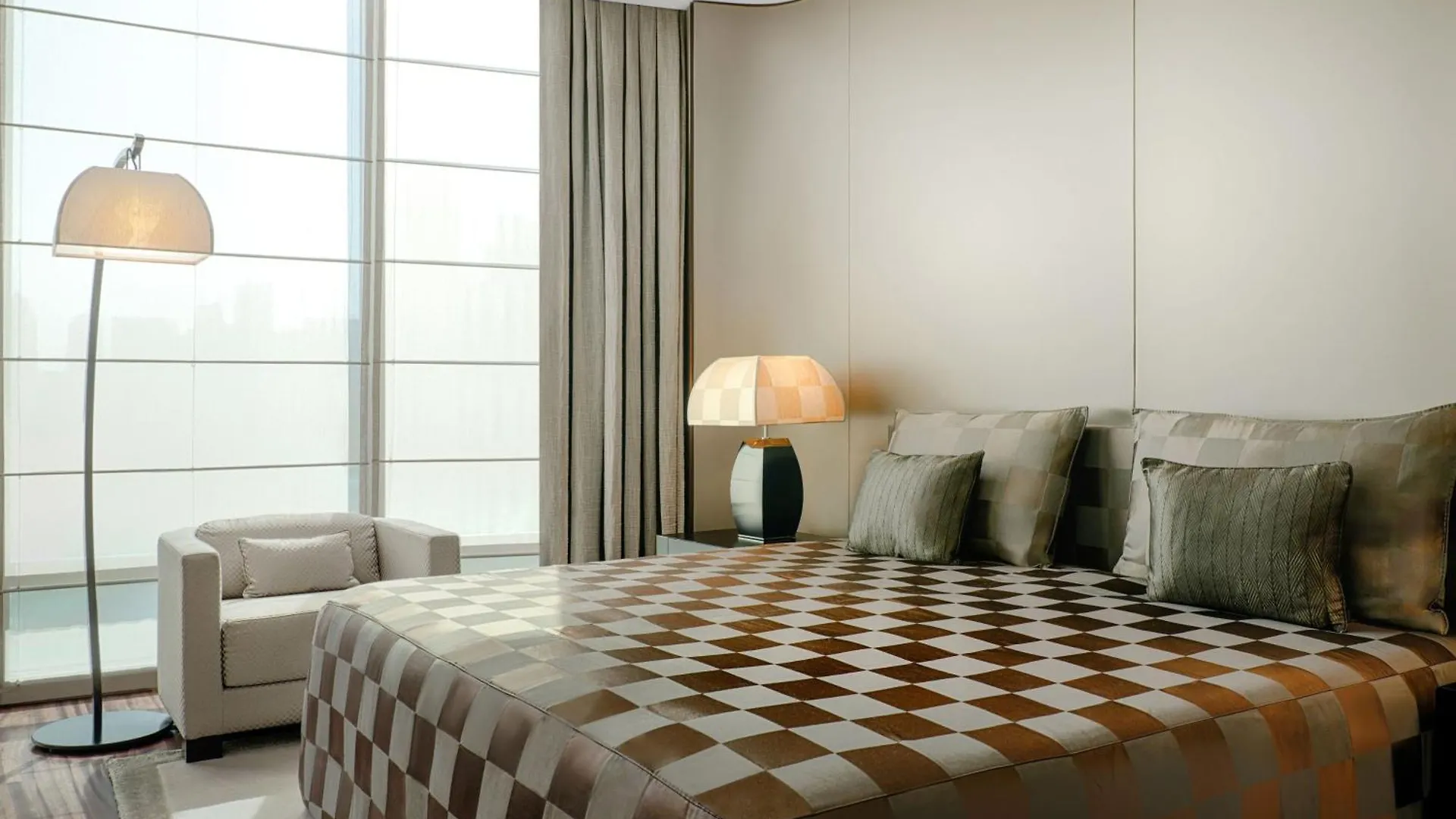 Armani Hotel דובאי