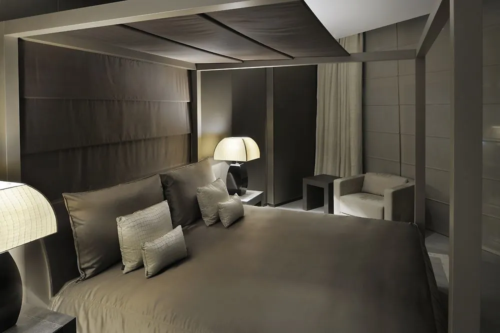 Armani Hotel דובאי