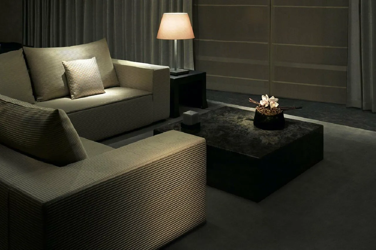 Armani Hotel דובאי 5*,